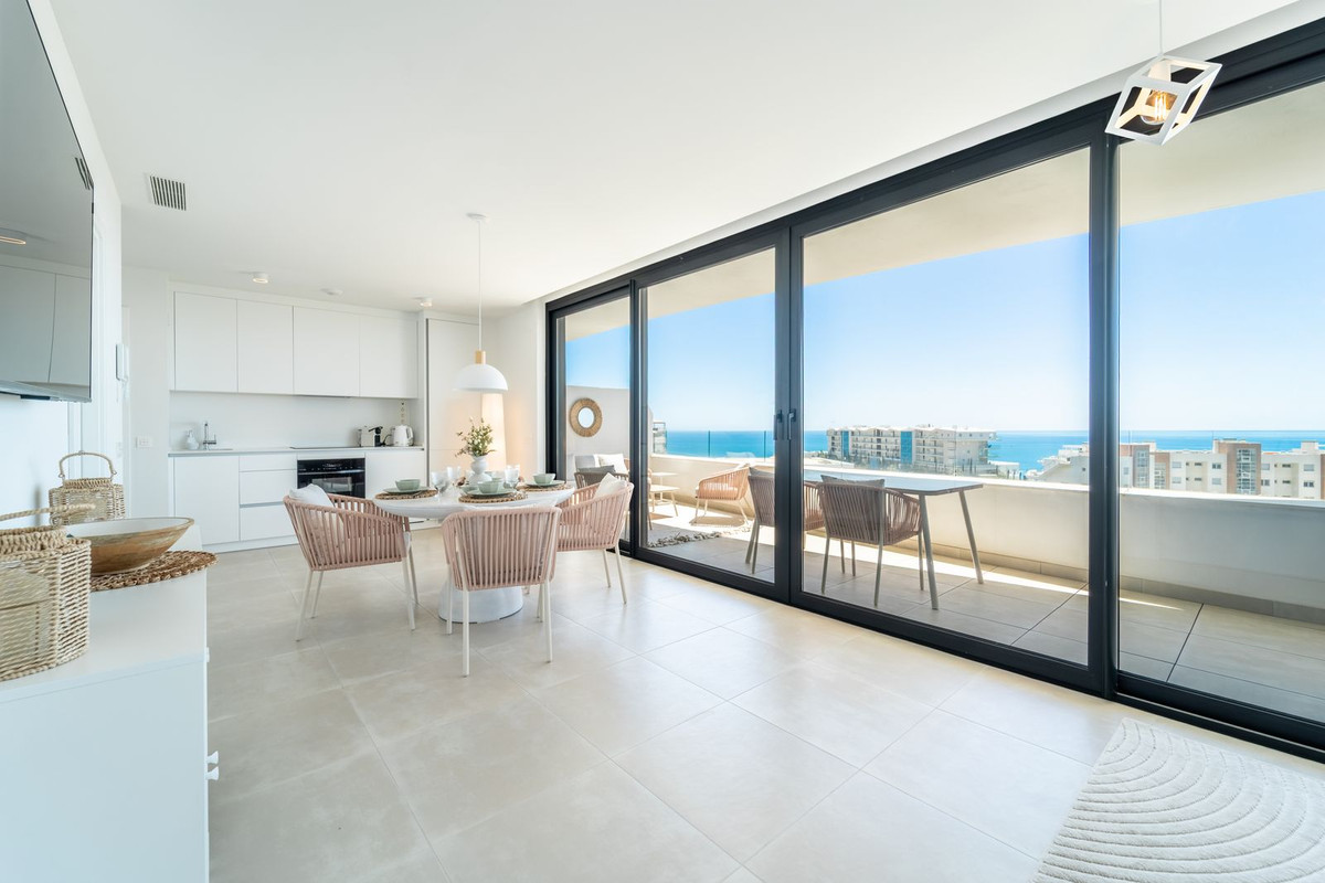 2 Bed Apartment for sale in Fuengirola Costa Del Sol, Málaga, Spain