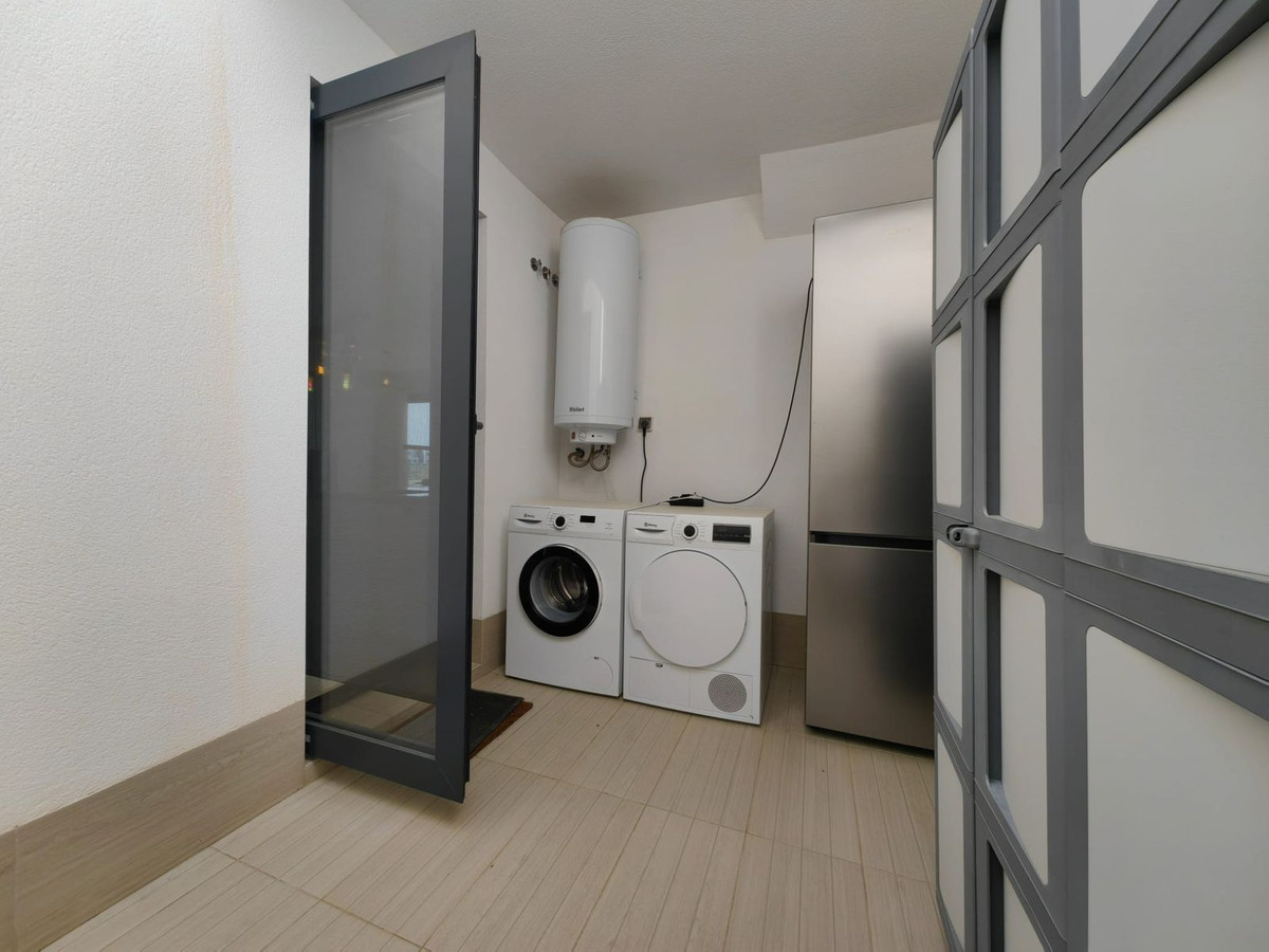 3 Bed Apartment for sale in Estepona Costa Del Sol, Málaga, Spain