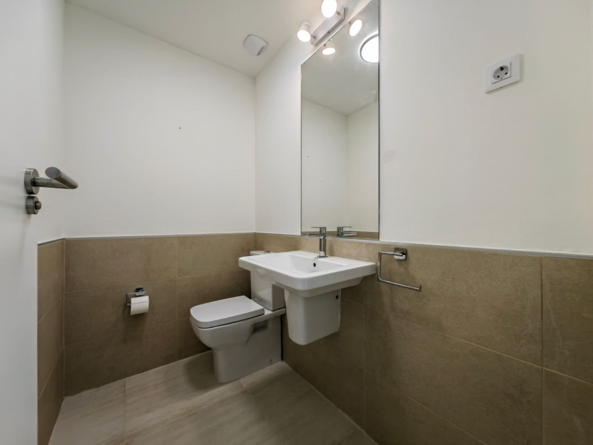 3 Bed Apartment for sale in Estepona Costa Del Sol, Málaga, Spain
