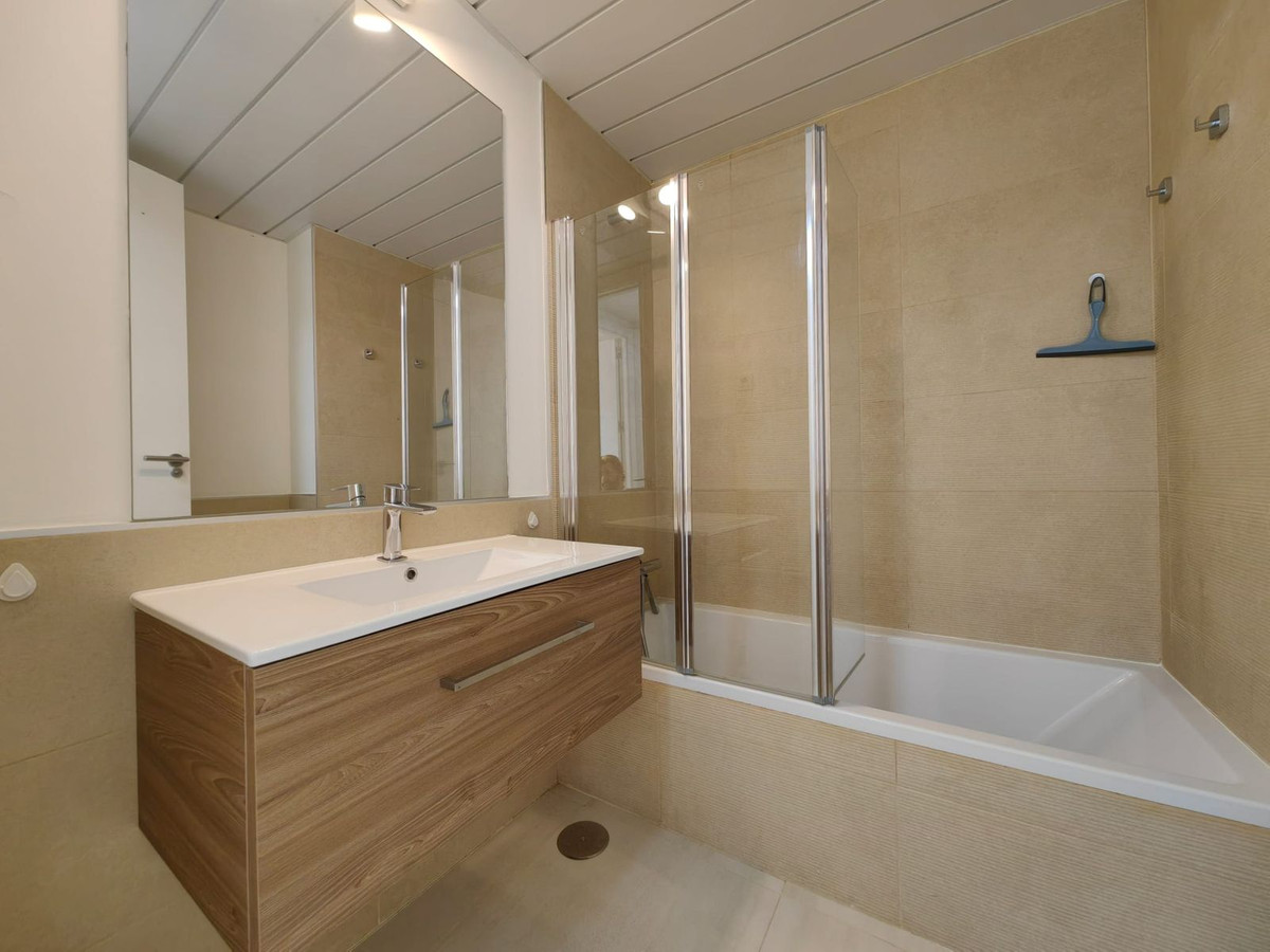 3 Bed Apartment for sale in Estepona Costa Del Sol, Málaga, Spain