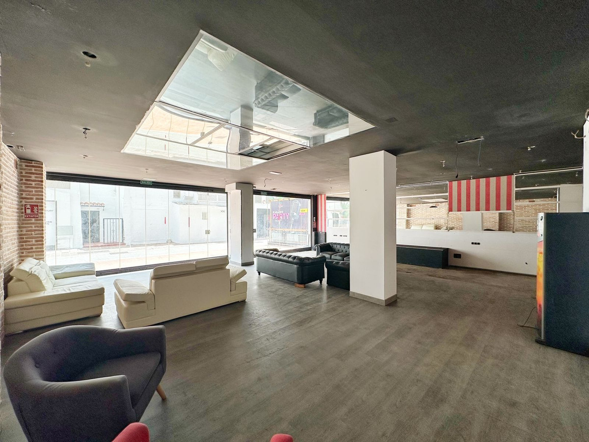 Commercial unit for sale in Puerto Banús Costa Del Sol, Málaga, Spain