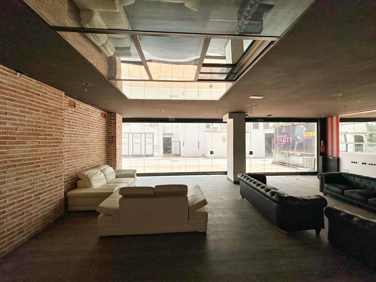 Commercial unit for sale in Puerto Banús Costa Del Sol, Málaga, Spain