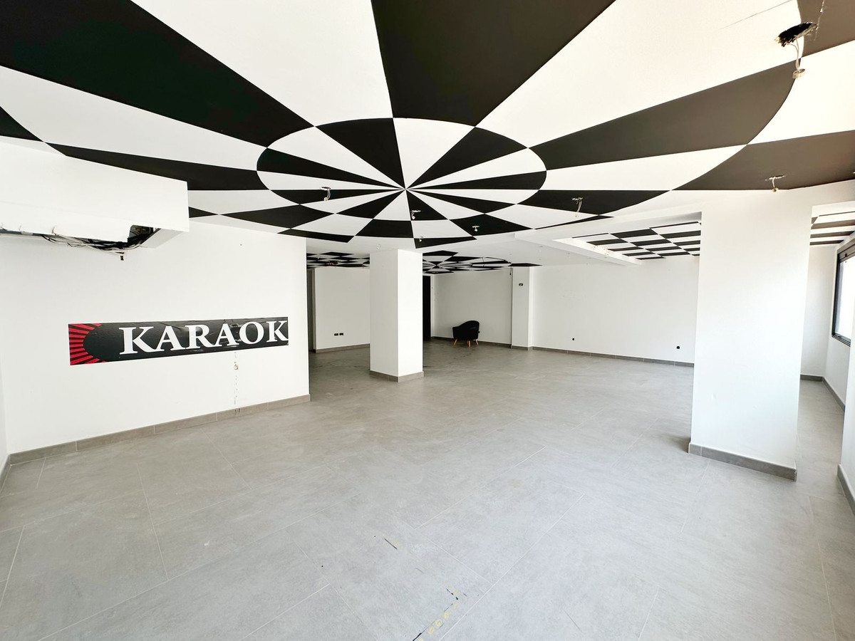 Commercial unit for sale in Puerto Banús Costa Del Sol, Málaga, Spain