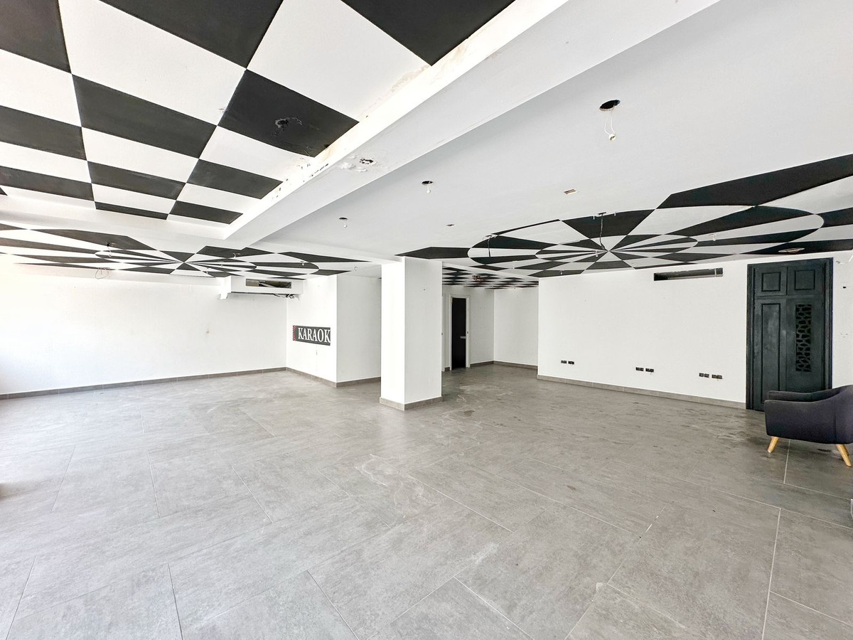 Commercial unit for sale in Puerto Banús Costa Del Sol, Málaga, Spain