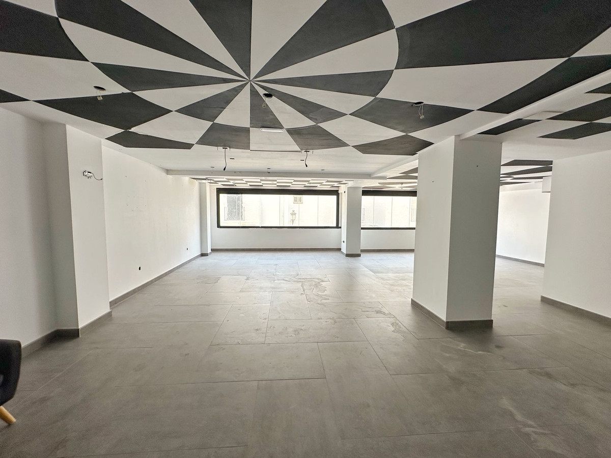 Commercial unit for sale in Puerto Banús Costa Del Sol, Málaga, Spain