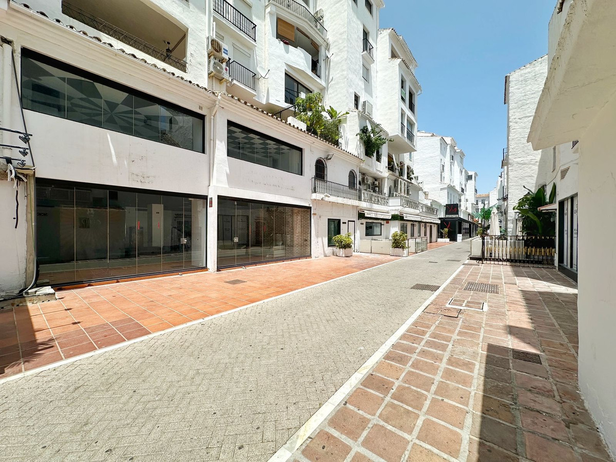 Commercial unit for sale in Puerto Banús Costa Del Sol, Málaga, Spain