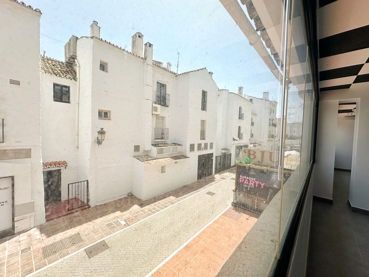 Commercial unit for sale in Puerto Banús Costa Del Sol, Málaga, Spain