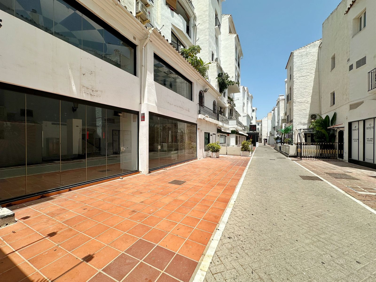 Commercial unit for sale in Puerto Banús Costa Del Sol, Málaga, Spain