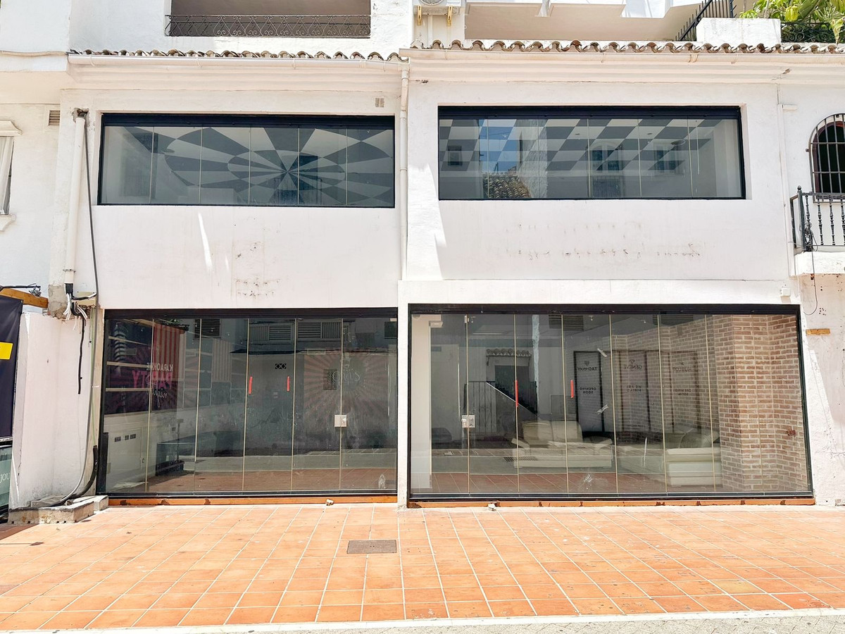 Commercial unit for sale in Puerto Banús Costa Del Sol, Málaga, Spain