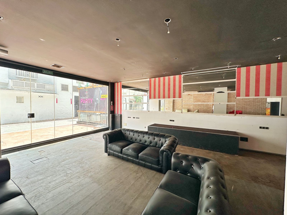 Commercial unit for sale in Puerto Banús Costa Del Sol, Málaga, Spain