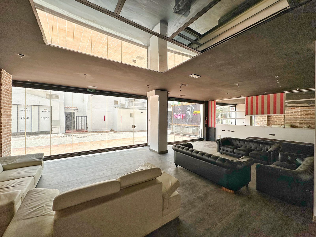Commercial unit for sale in Puerto Banús Costa Del Sol, Málaga, Spain