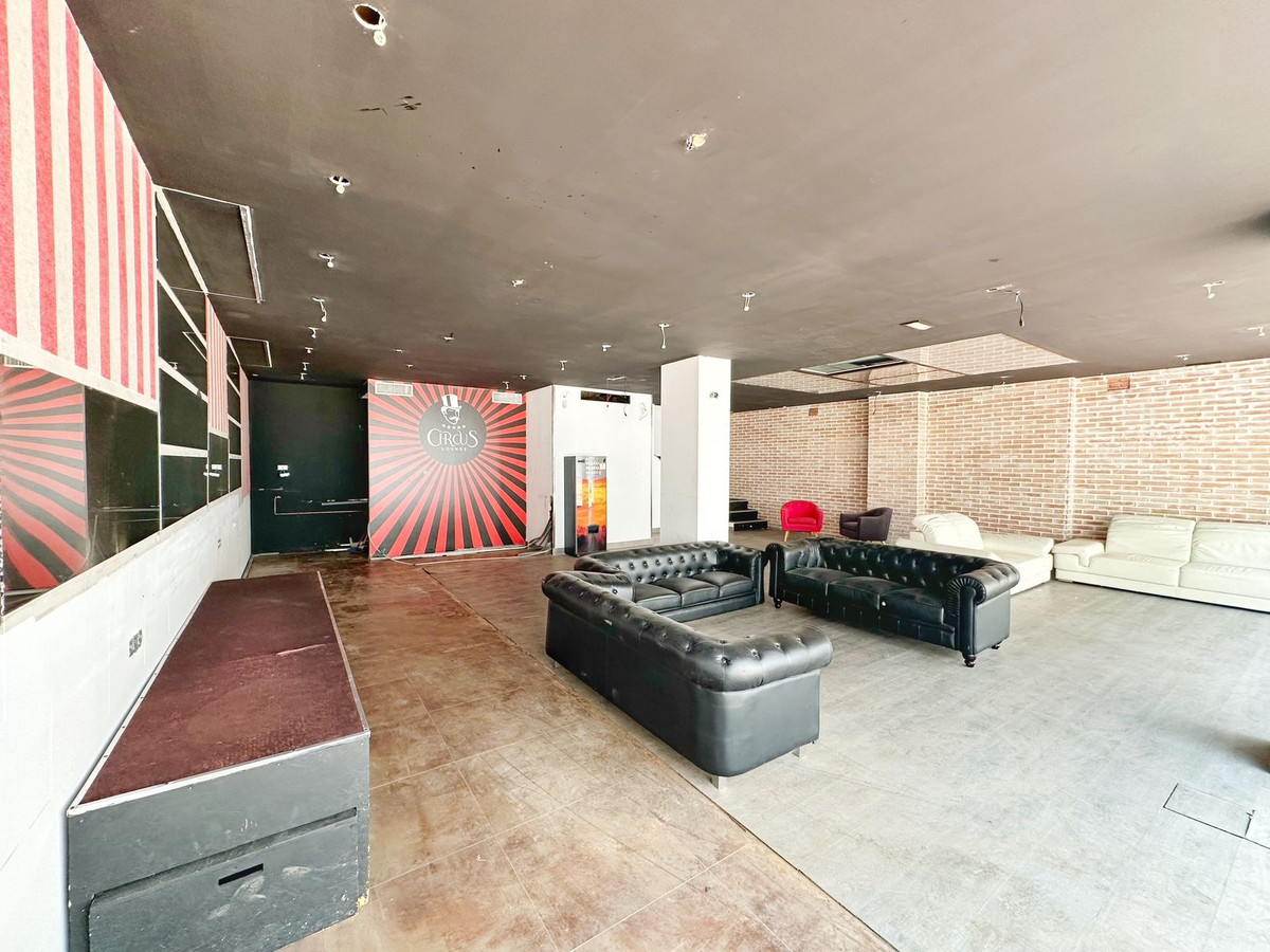 Commercial unit for sale in Puerto Banús Costa Del Sol, Málaga, Spain