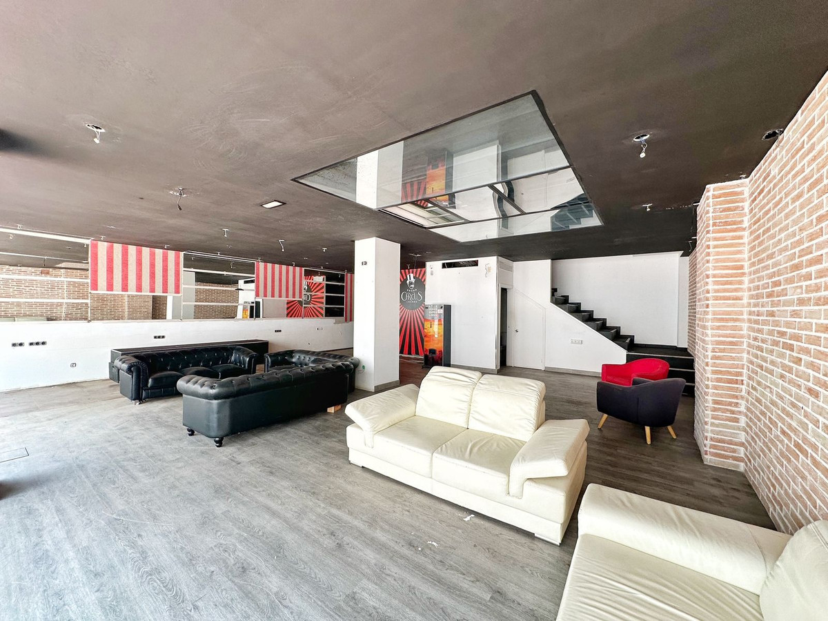 Commercial unit for sale in Puerto Banús Costa Del Sol, Málaga, Spain