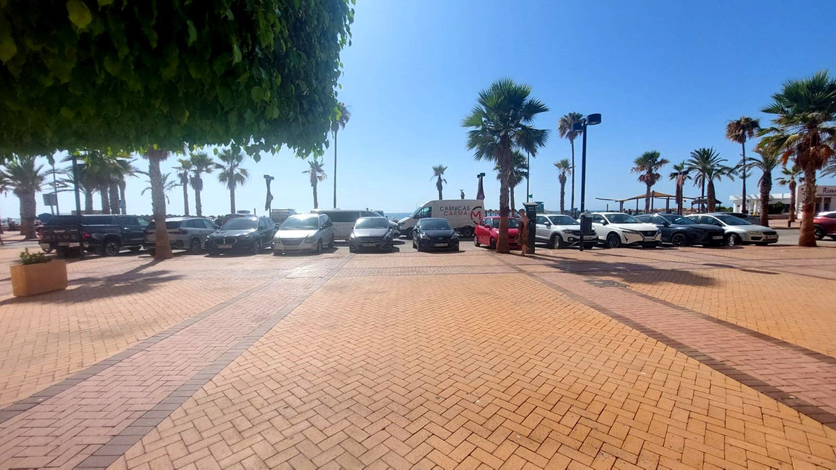 Commercial unit for sale in Los Boliches Costa Del Sol, Málaga, Spain