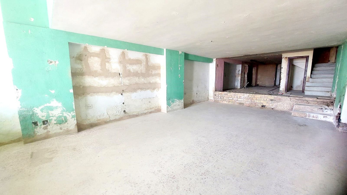 Commercial unit for sale in Los Boliches Costa Del Sol, Málaga, Spain