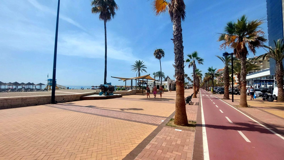 Commercial unit for sale in Los Boliches Costa Del Sol, Málaga, Spain