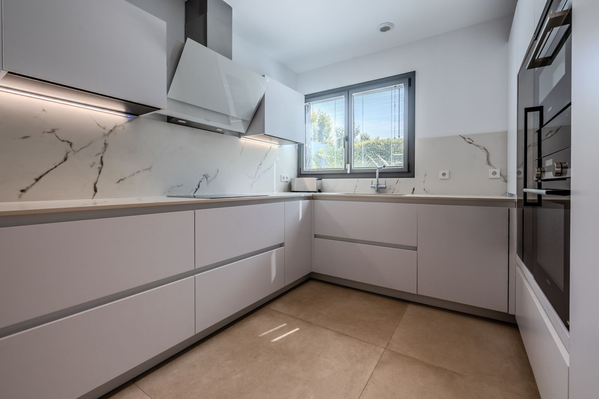 Se vende Villa - Chalet de 4 dormitorios en Costa Del Sol, Málaga, España