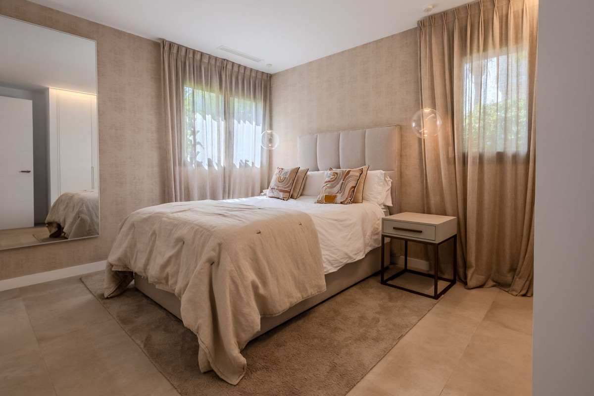 Se vende Villa - Chalet de 4 dormitorios en Costa Del Sol, Málaga, España