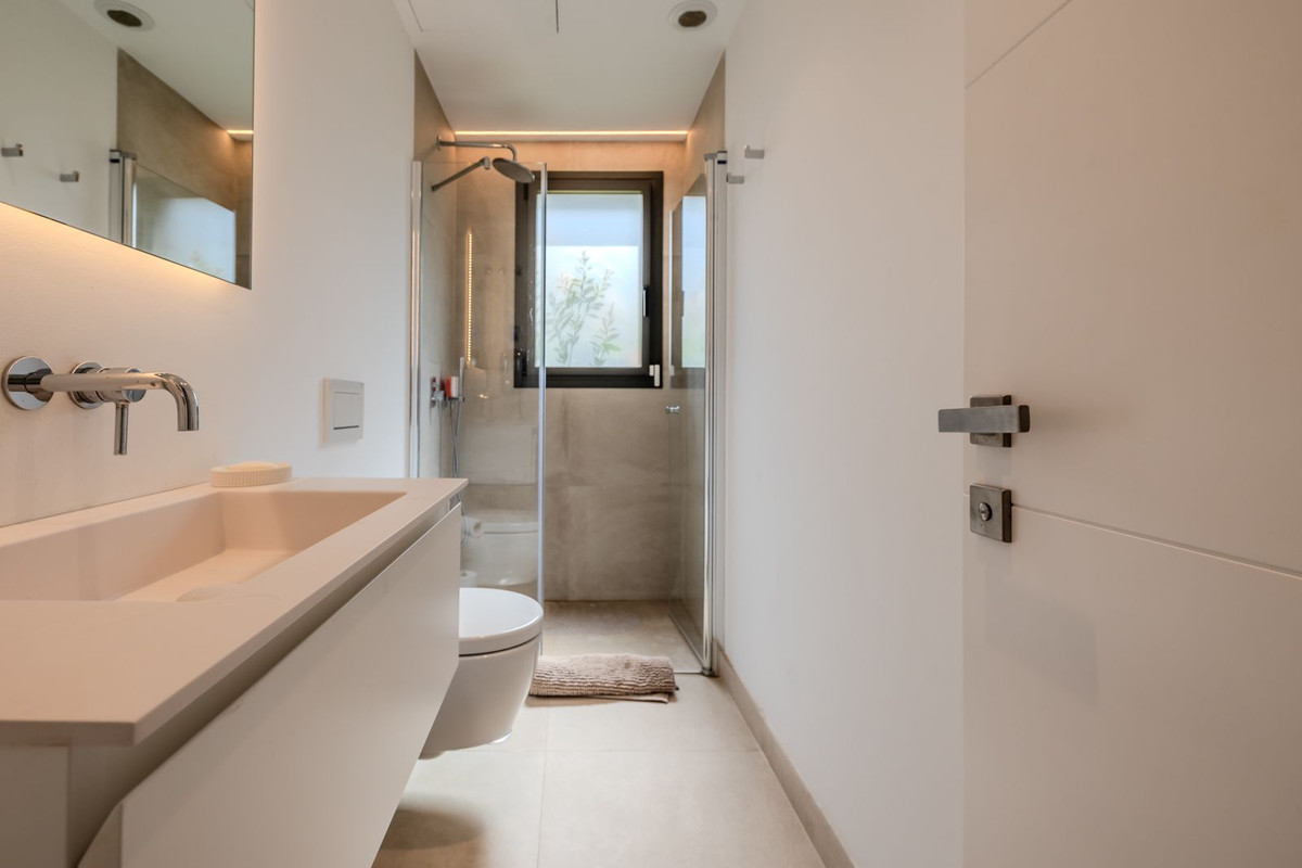 Se vende Villa - Chalet de 4 dormitorios en Costa Del Sol, Málaga, España