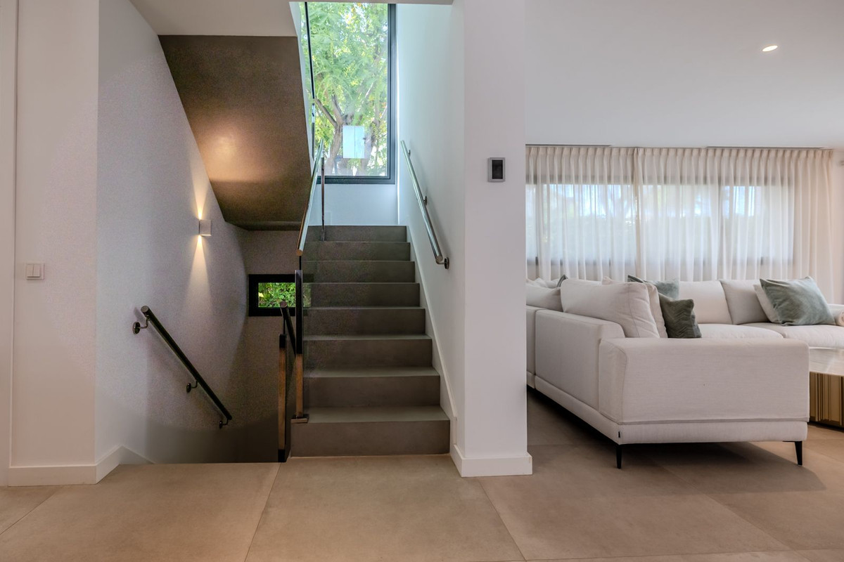 Se vende Villa - Chalet de 4 dormitorios en Costa Del Sol, Málaga, España