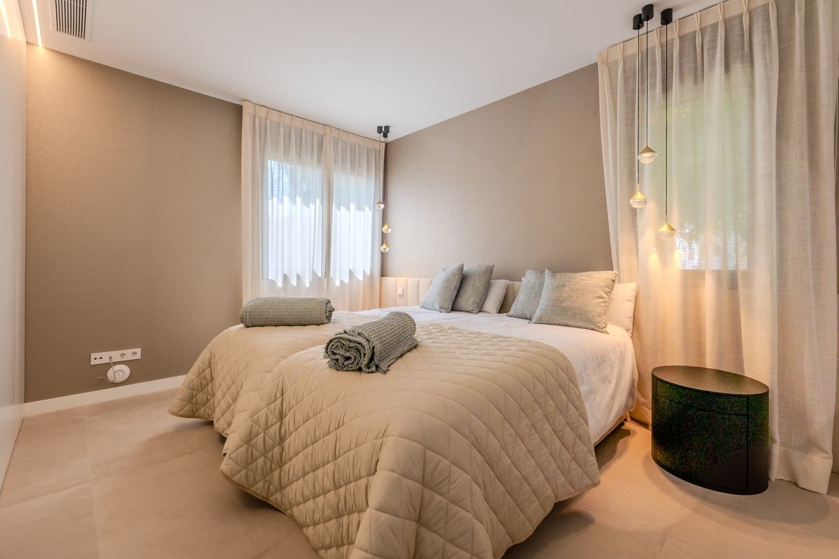 Se vende Villa - Chalet de 4 dormitorios en Costa Del Sol, Málaga, España