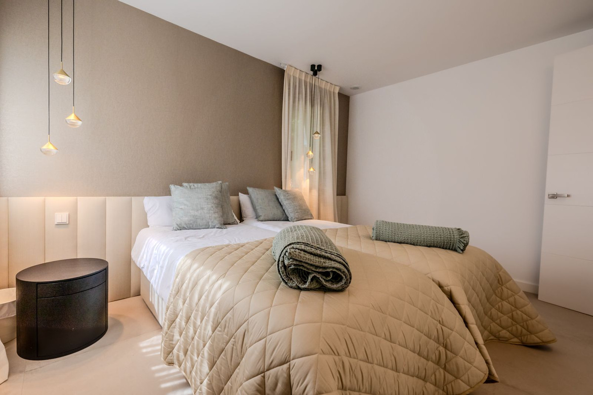 Se vende Villa - Chalet de 4 dormitorios en Costa Del Sol, Málaga, España