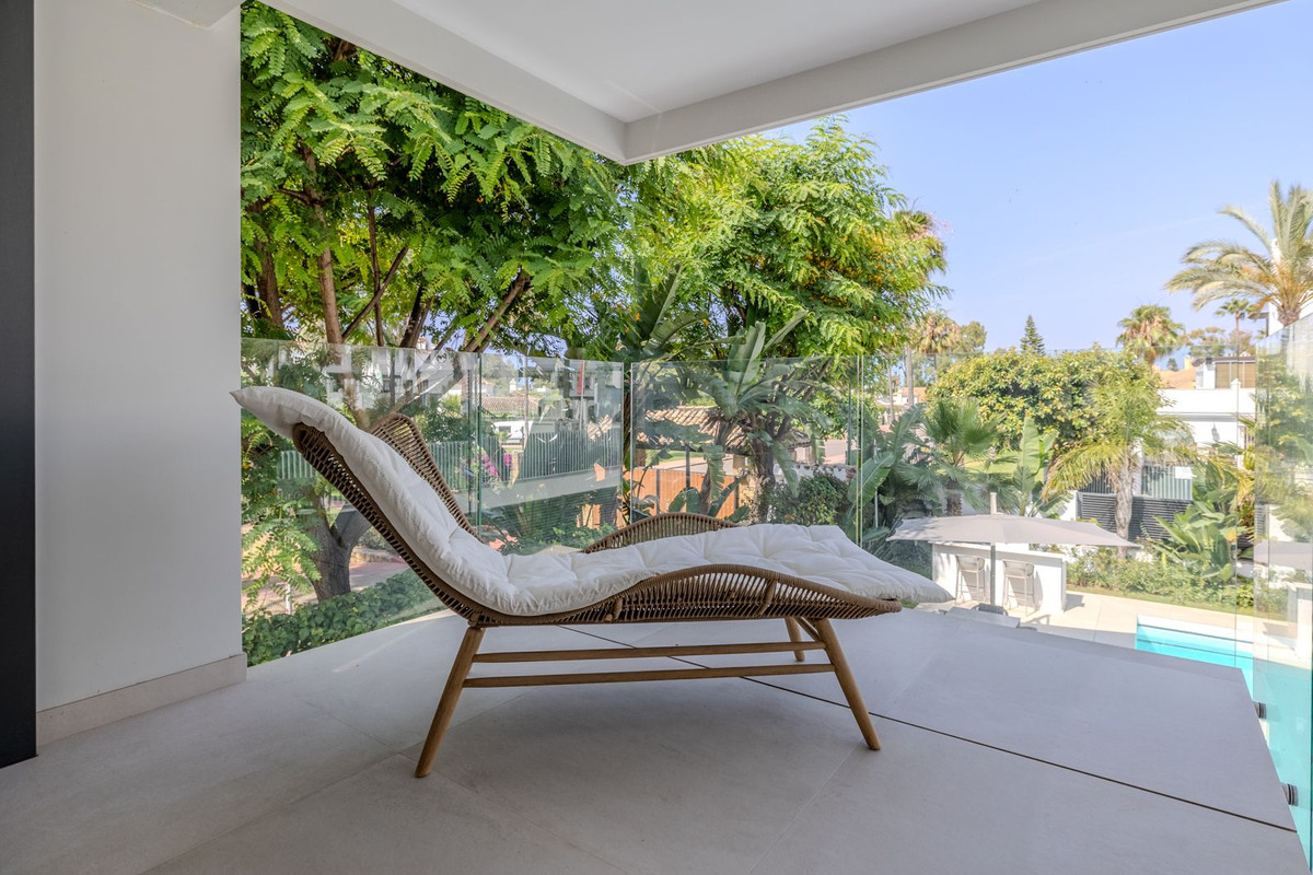 Se vende Villa - Chalet de 4 dormitorios en Costa Del Sol, Málaga, España