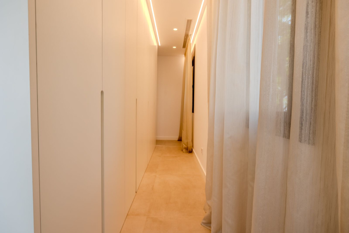 Se vende Villa - Chalet de 4 dormitorios en Costa Del Sol, Málaga, España
