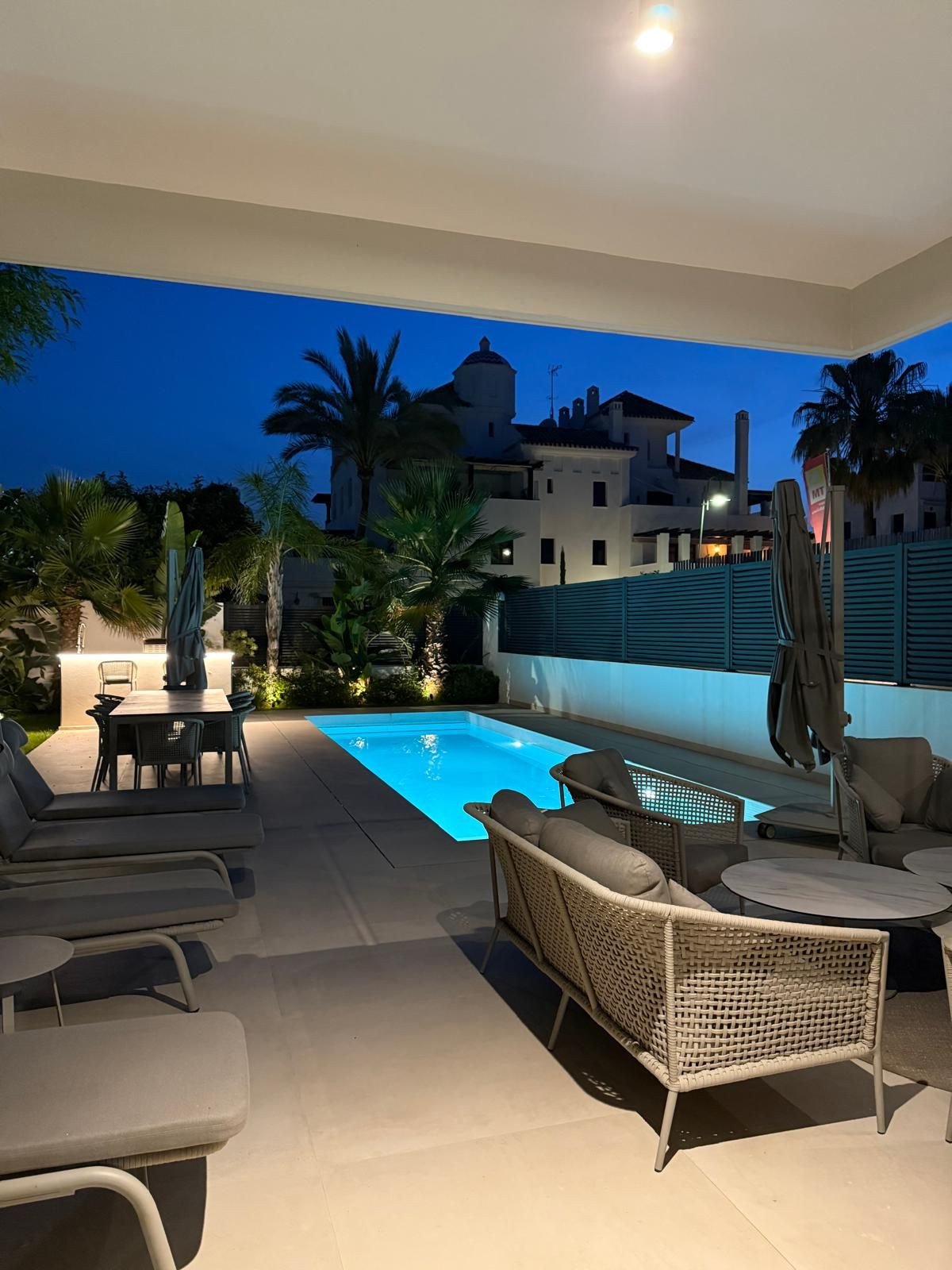 Se vende Villa - Chalet de 4 dormitorios en Costa Del Sol, Málaga, España