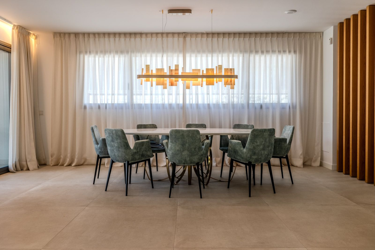 Se vende Villa - Chalet de 4 dormitorios en Costa Del Sol, Málaga, España