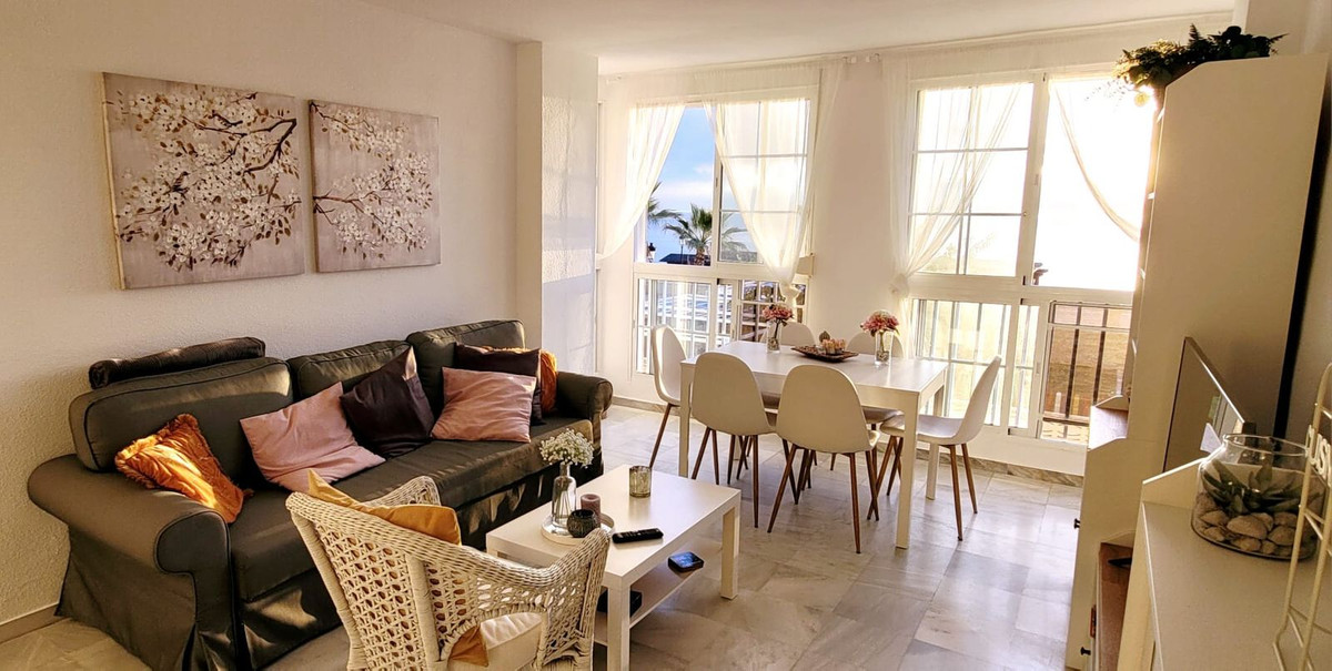 Se vende Apartamento Planta Media de 2 dormitorios en Costa Del Sol, Málaga, España