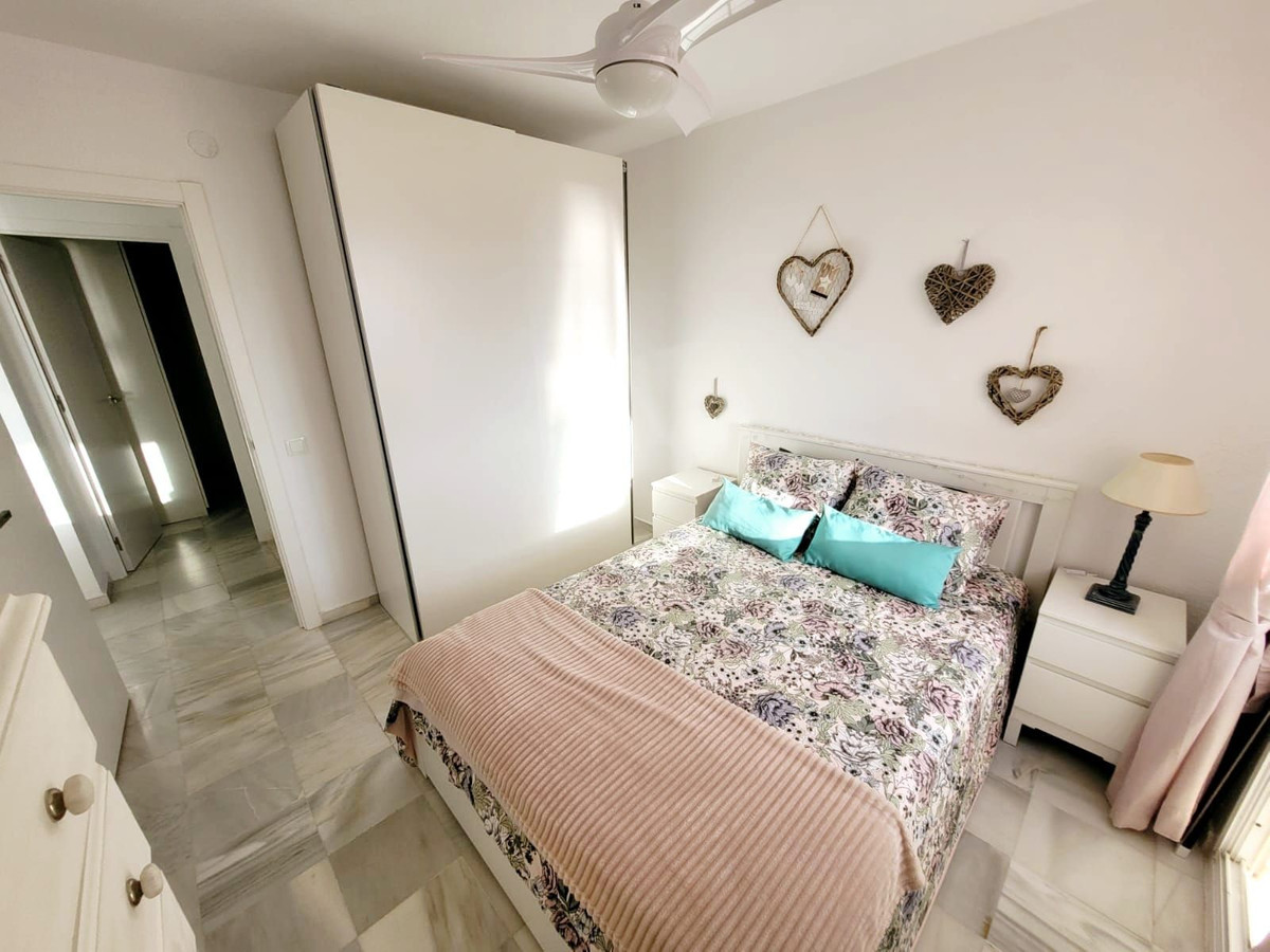 Se vende Apartamento Planta Media de 2 dormitorios en Costa Del Sol, Málaga, España