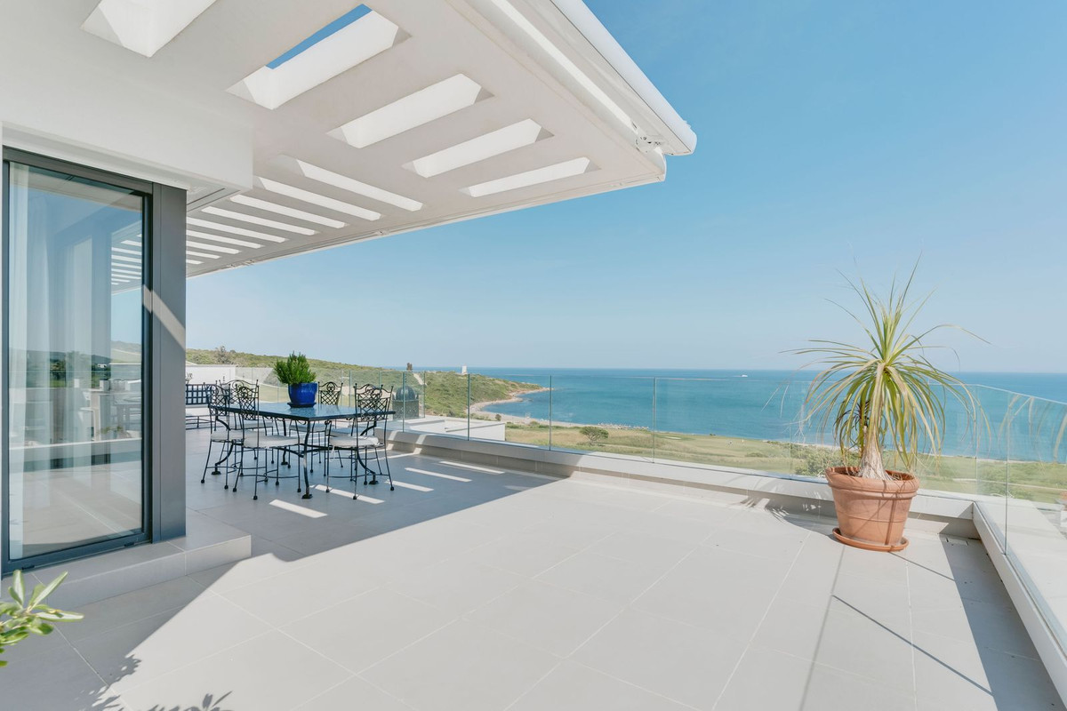 Se vende Ático de 3 dormitorios en Costa Del Sol, Cadiz, España