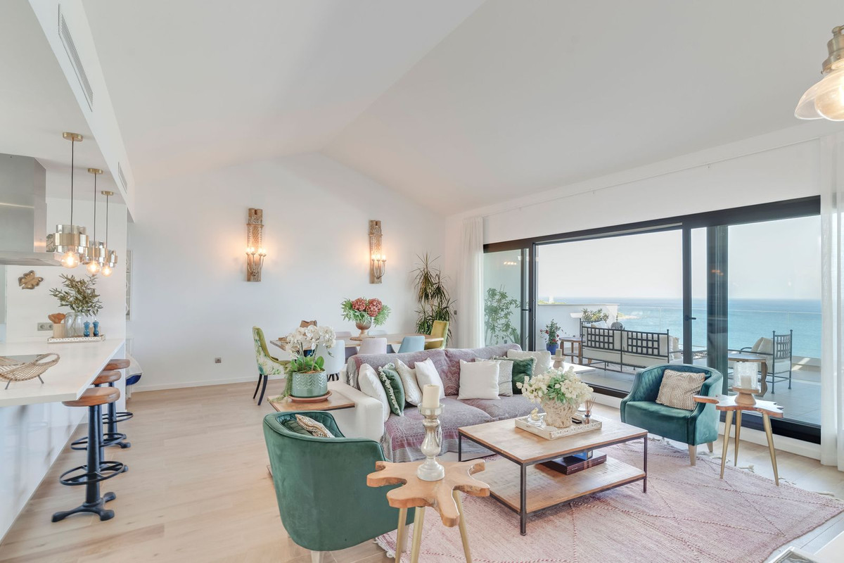 Se vende Ático de 3 dormitorios en Costa Del Sol, Cadiz, España