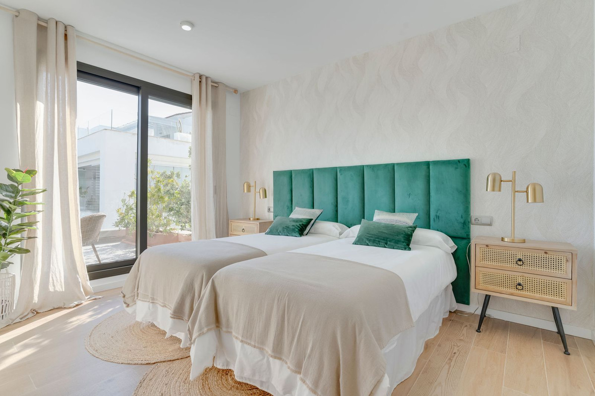 Se vende Ático de 3 dormitorios en Costa Del Sol, Cadiz, España
