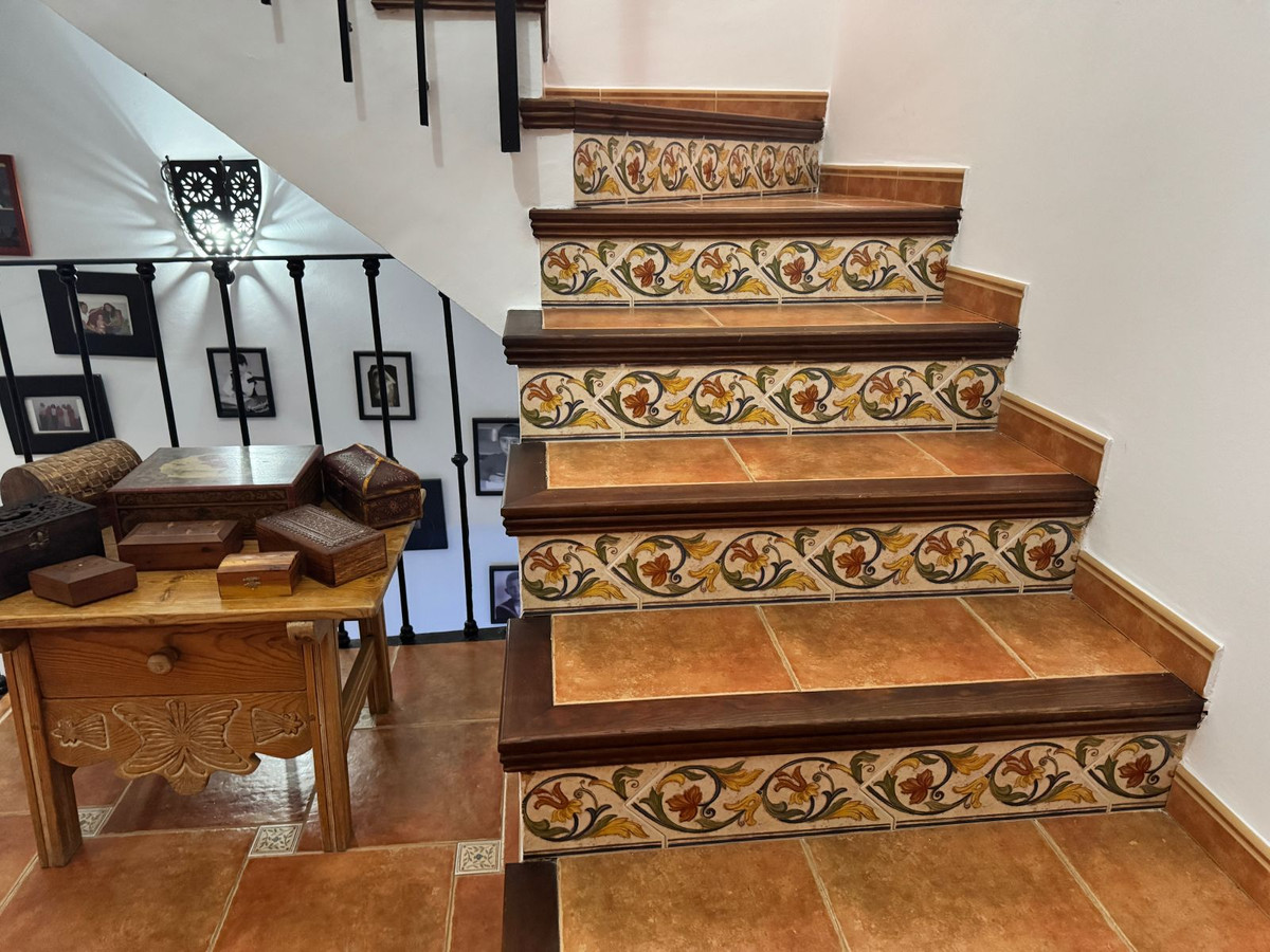 4 Bed Townhouse for sale in Alora Costa Del Sol, Málaga, Spain