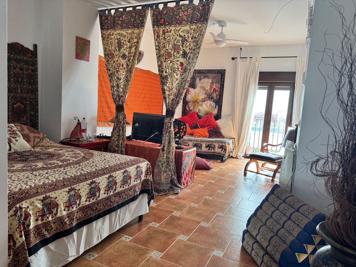 4 Bed Townhouse for sale in Alora Costa Del Sol, Málaga, Spain