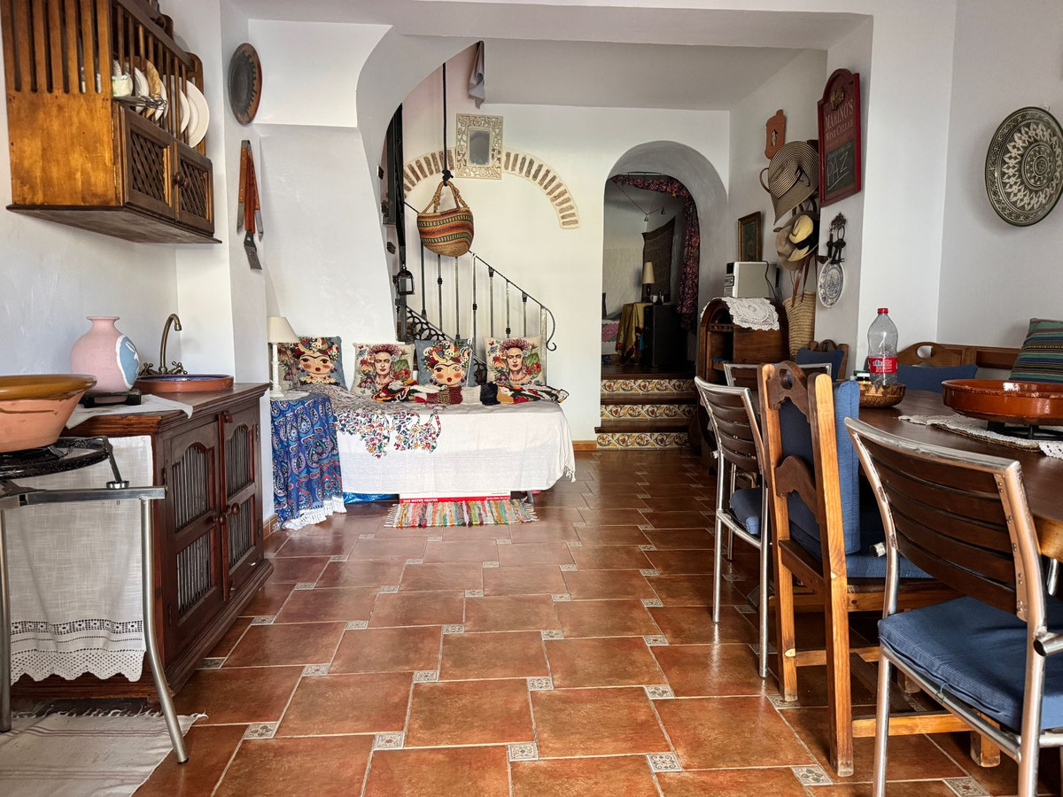 4 Bed Townhouse for sale in Alora Costa Del Sol, Málaga, Spain