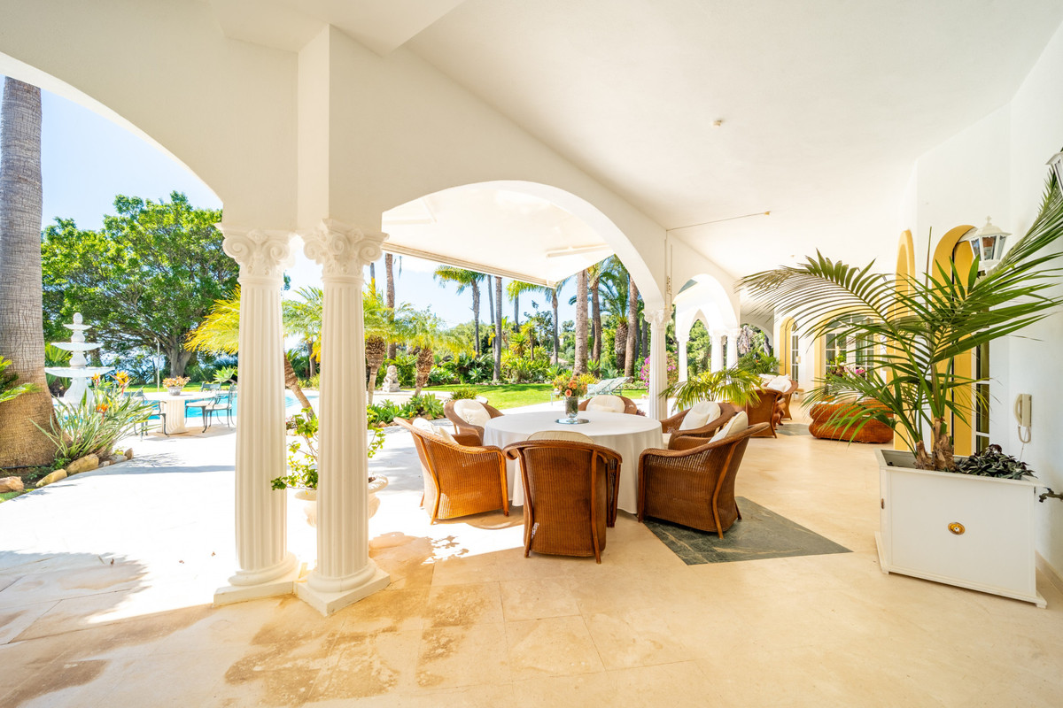 Se vende Villa - Chalet de 14 dormitorios en Costa Del Sol, Málaga, España
