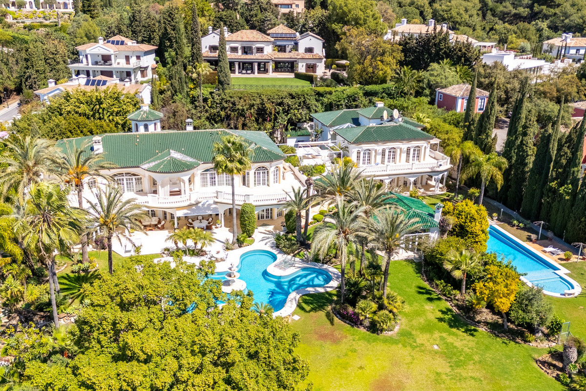 Se vende Villa - Chalet de 14 dormitorios en Costa Del Sol, Málaga, España