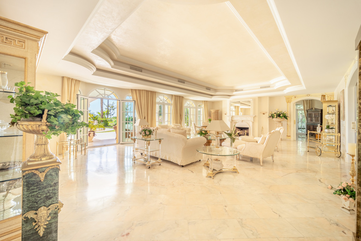 Se vende Villa - Chalet de 14 dormitorios en Costa Del Sol, Málaga, España