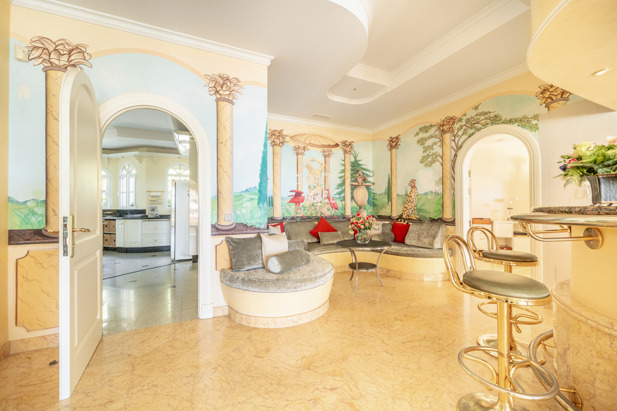 Se vende Villa - Chalet de 14 dormitorios en Costa Del Sol, Málaga, España