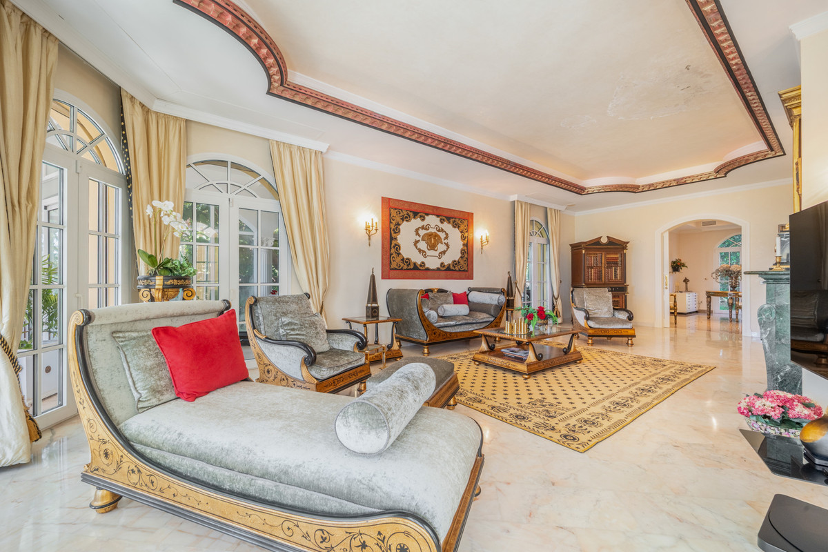 Se vende Villa - Chalet de 14 dormitorios en Costa Del Sol, Málaga, España