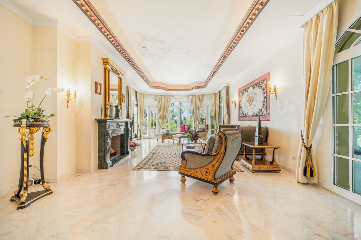 Se vende Villa - Chalet de 14 dormitorios en Costa Del Sol, Málaga, España