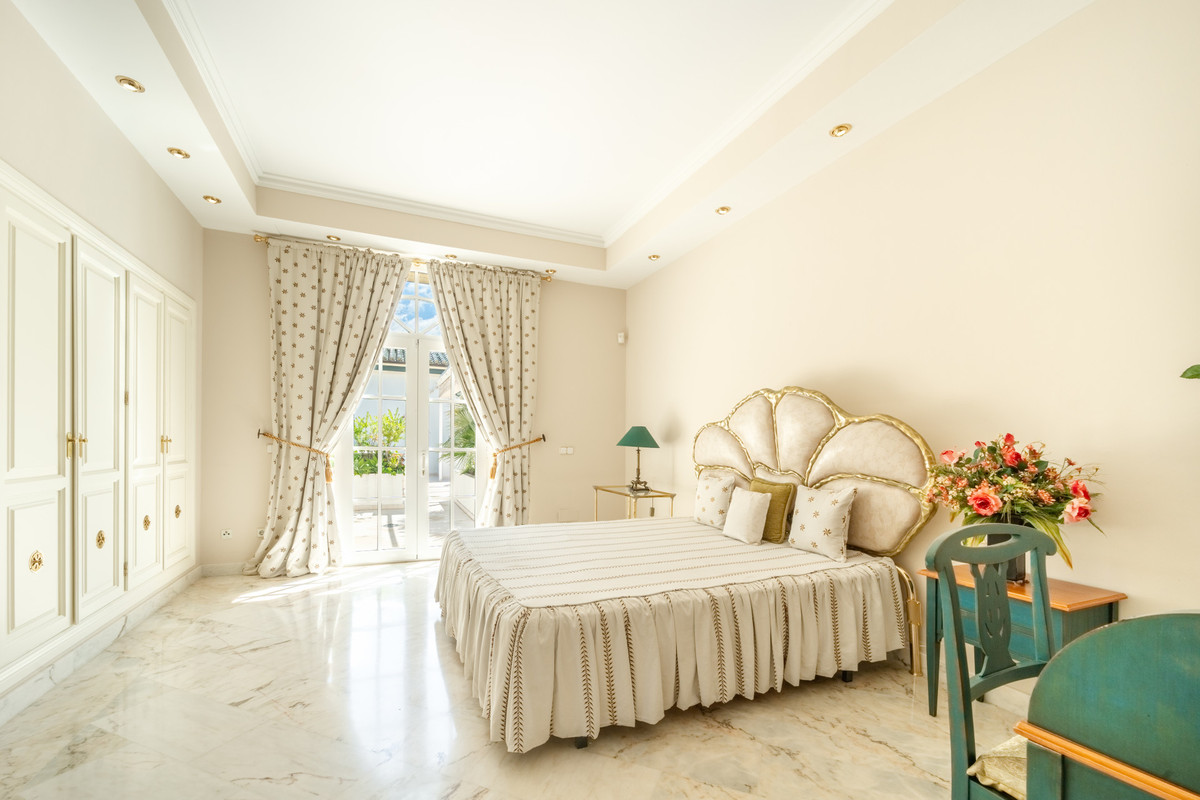 Se vende Villa - Chalet de 14 dormitorios en Costa Del Sol, Málaga, España