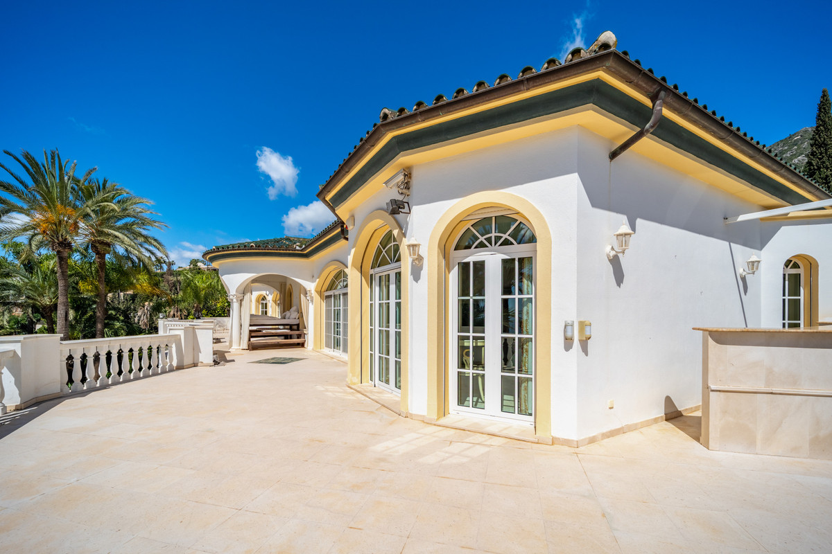 Se vende Villa - Chalet de 14 dormitorios en Costa Del Sol, Málaga, España
