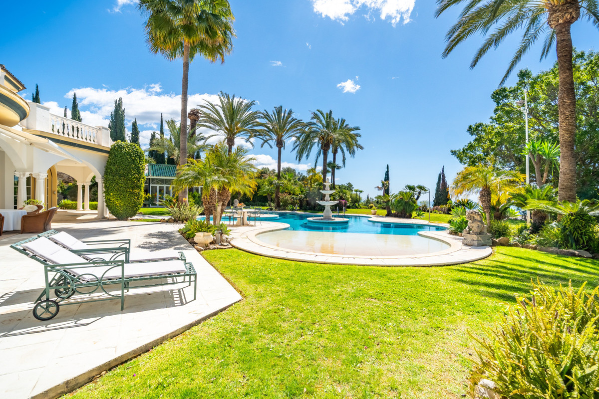 Se vende Villa - Chalet de 14 dormitorios en Costa Del Sol, Málaga, España
