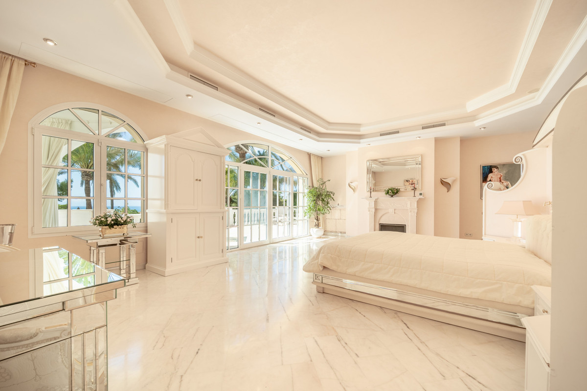 Se vende Villa - Chalet de 14 dormitorios en Costa Del Sol, Málaga, España