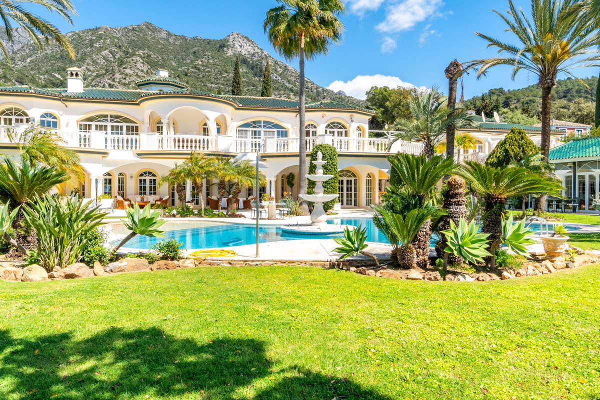 Se vende Villa - Chalet de 14 dormitorios en Costa Del Sol, Málaga, España