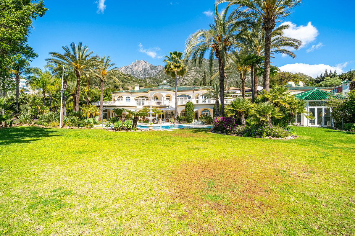 Se vende Villa - Chalet de 14 dormitorios en Costa Del Sol, Málaga, España